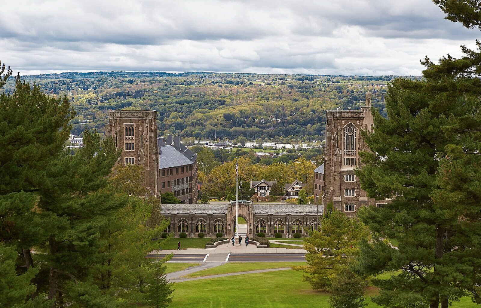 Cornell University. Photo: "Axel Tschentscher", CC BY-SA 4.0, via Wikimedia Commons