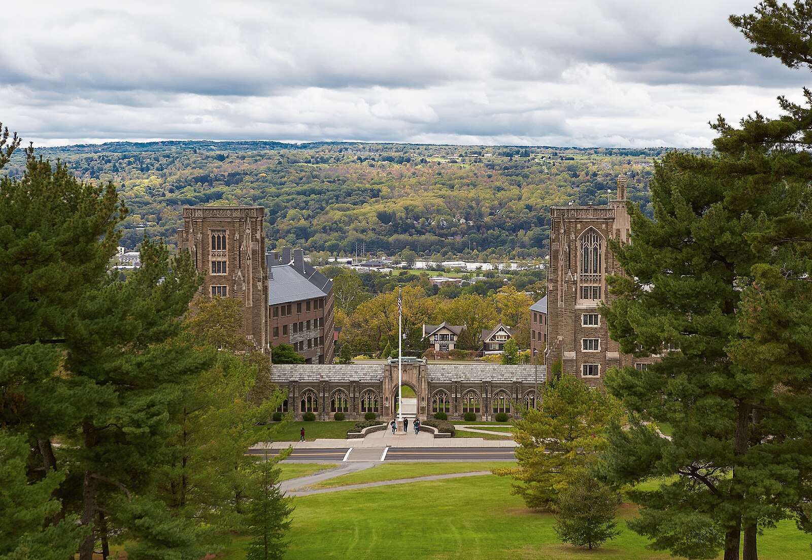 Cornell University. Photo: "Axel Tschentscher", CC BY-SA 4.0, via Wikimedia Commons