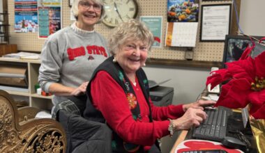 Shoppers support local economy during Small Business Saturday