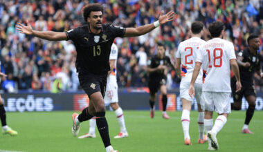 Renato Veiga celebra o golo contra a Arménia na primeira parte do jogo decisivo para Portugal se qualificar no Mundial.