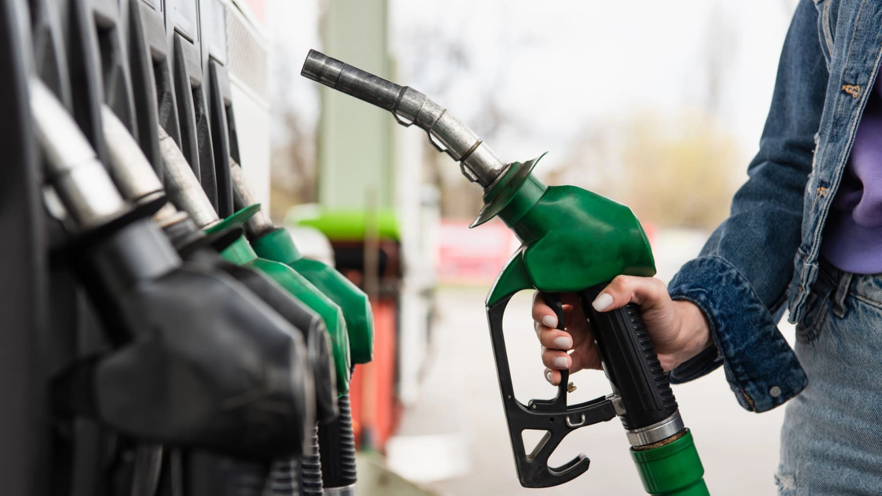 Bulgaria reviews Lukoil-owned refinery operations after U.S. sanctions, prepares fuel backup plan