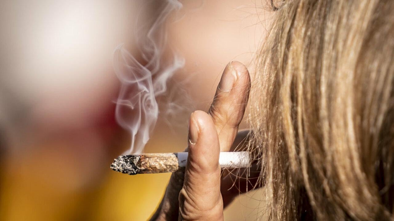 Mængden af cannabis opsnappet ved grænsen er tredoblet på et år [I år er der fundet 1074 kilo i årets første seks måneder.]