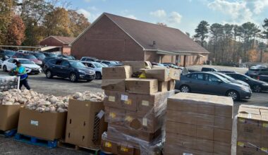 Turkey meal giveaway in Cobb County feeds hundreds of families