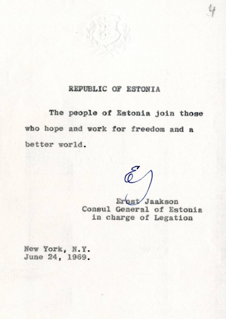 Ernst Jaakson’s message on behalf of the Republic of Estonia was succinct and hopeful:
“The people of Estonia join those who hope and work for freedom and a better world.” Credit: the Estonian foreign ministry.
