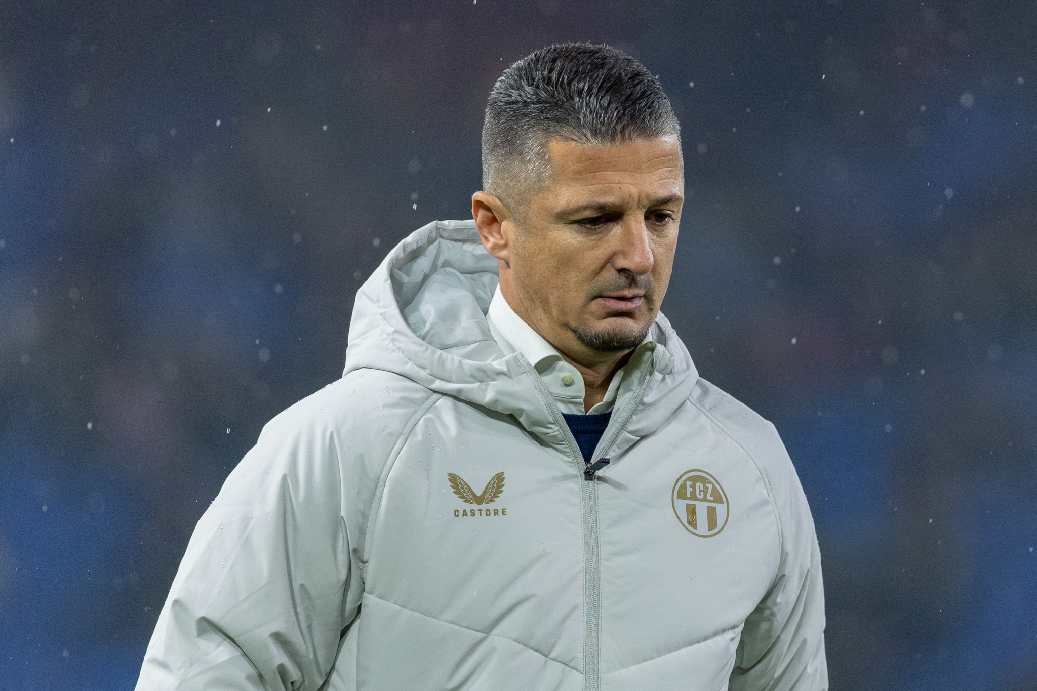 FCZ-Sportchef Milos Malenovic gerät immer mehr unter Druck. FCZ-Sportchef Milos Malenovic gerät immer mehr unter Druck.