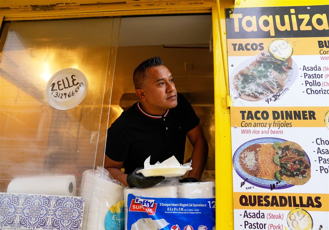 A Chicago street vendor couple has a defiant response to immigration arrests: Stick to the routine