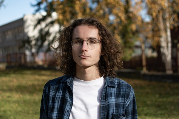 Gymnazista Muro z Popradu: Som rád, že žijem v krajine, kde ma zatiaľ nemôžu dať do väzenia za nalakované nechty