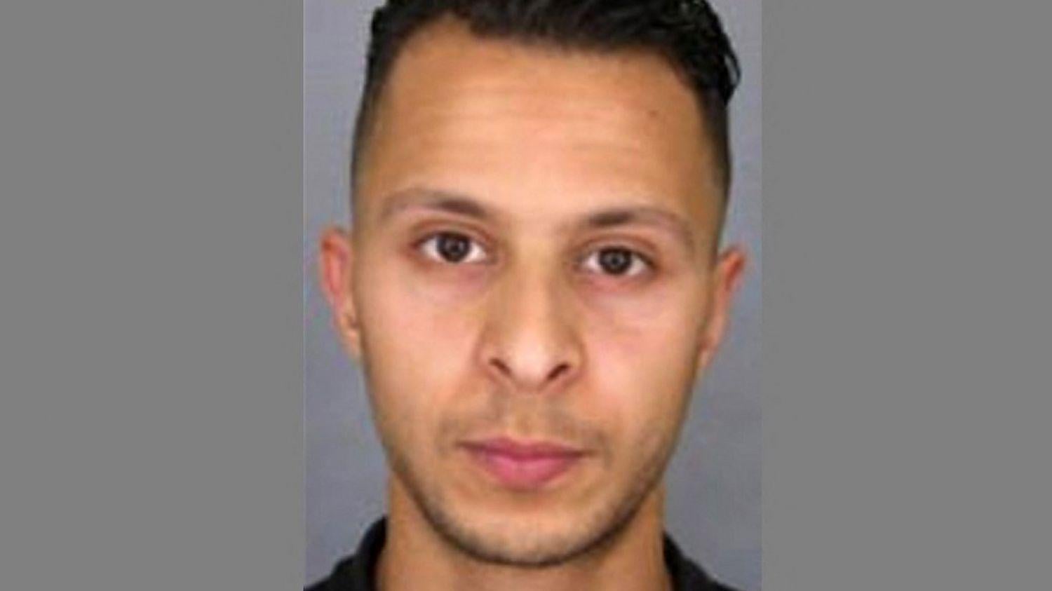 Clé USB remise à Salah Abdeslam en prison : trois personnes placées en garde à vue, l'enquête étendue à l'infraction d'association de malfaiteurs terroriste