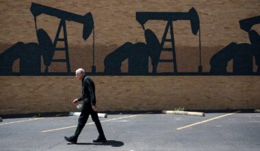 Oil prices post fourth monthly drop amid Russia-Ukraine uncertainty