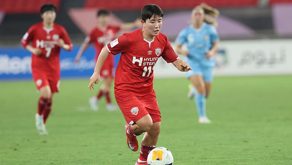 Wanderers sign South Korea international
