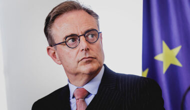 Teetering Belgian government given more time to agree budget