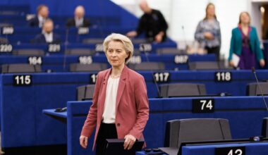 Disunited Parliament calls off EU budget rebellion