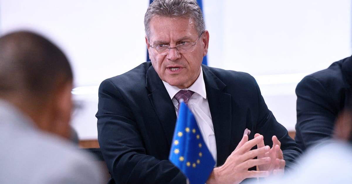 Brussels wants to end tax exemption on cheap parcels from early 2026 – POLITICO