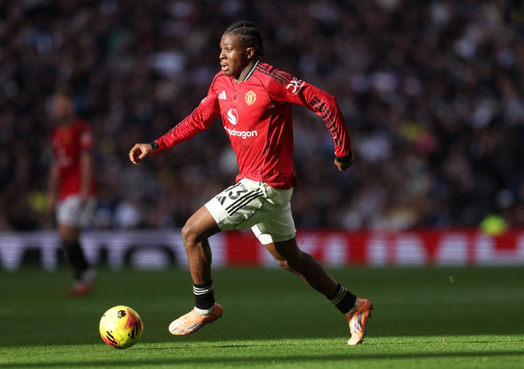 Patrick Dorgu running with the ball against Tottenham