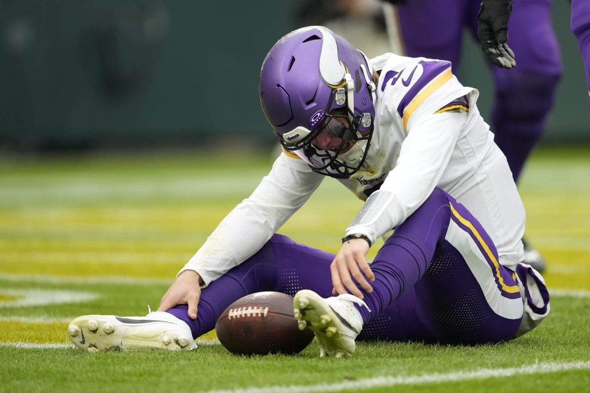 J.J. McCarthy’s historically bad start continues, rest of Vikings follow suit vs. Packers