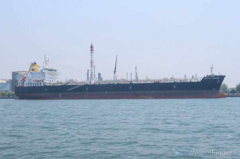 Pirates attack Malta-flagged tanker off Somali coast