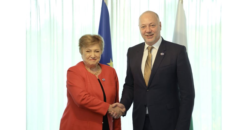 България върви към еврото с дисциплина и стабилни финанси