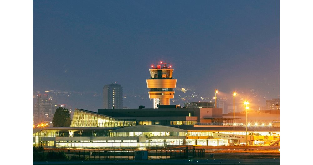 Аномалията фьонов ефект блокира летището в София, прати “ПоетиТе” в Солун (Обзор)