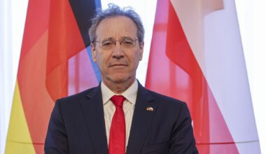 German ambassador says Polish opposition "helping Putin" with WWII reparations claims