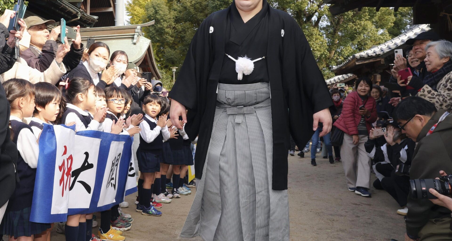 Ukrainian sumo wrestler Aonishiki nears the pinnacle of Japan’s national sport