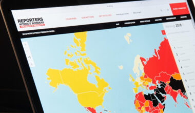 Reporteri fără frontiere atenționează cu privire la site-uri de ştiri false, pro-Kremlin, active înainte de alegerile locale din Franța