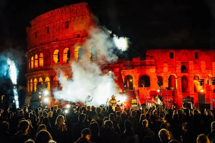 VIVA ROMA – IN THE SHADOW OF THE COLOSSEUM — Click Roll Boom