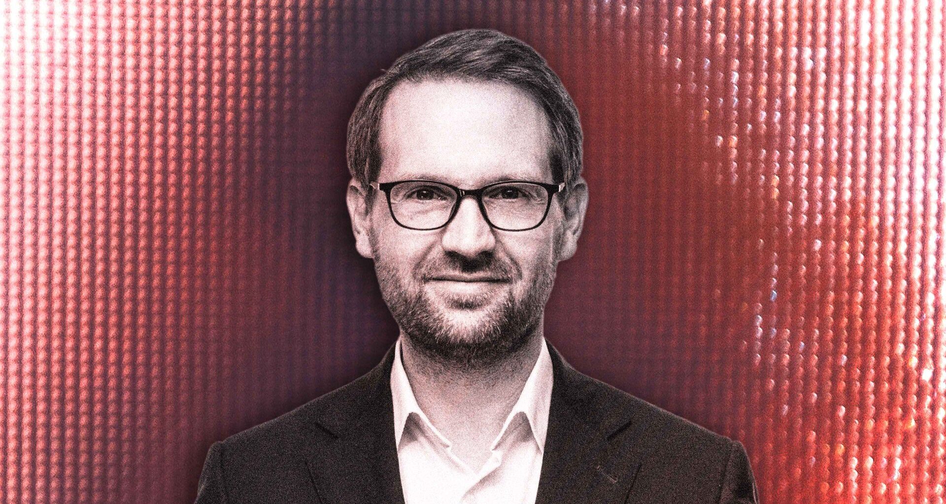 The German mayor planning a new Romanian revolution