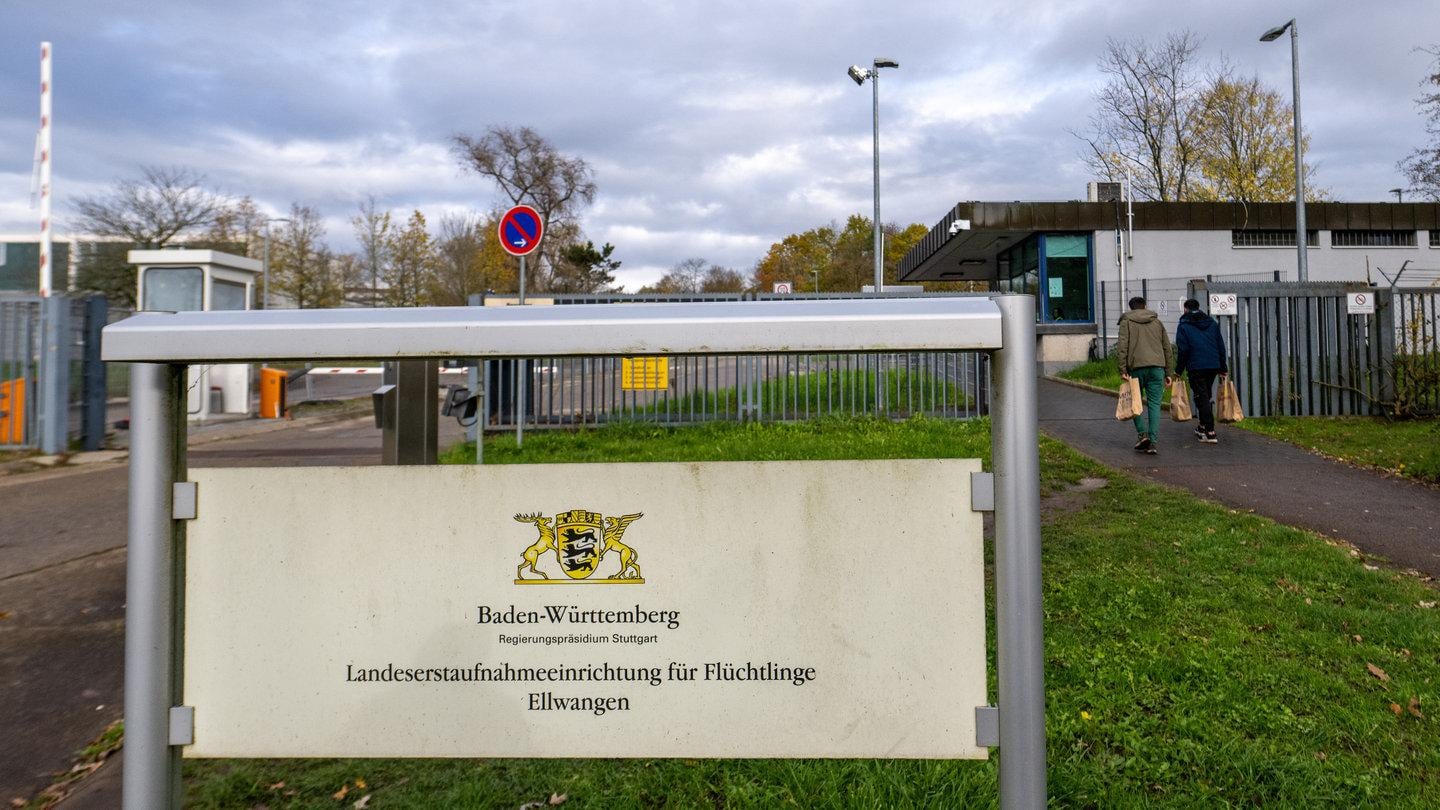 26-Jähriger droht "größtmögliche Zahl Ausländer" zu töten - Polizei findet Waffen und Munition