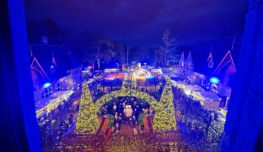 À l'abbaye de Maredsous, Noël déballe déjà ses cartons : "Le premier marché de Belgique à ouvrir aussi tôt"