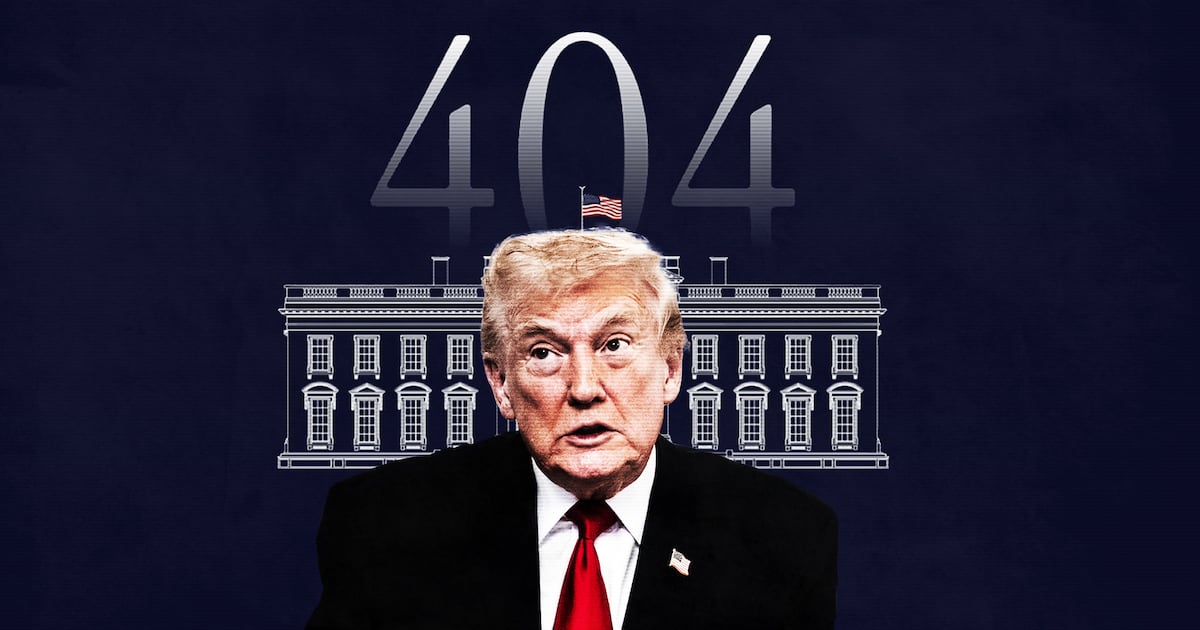 White House Forced to Correct Childish Anti-Media Site