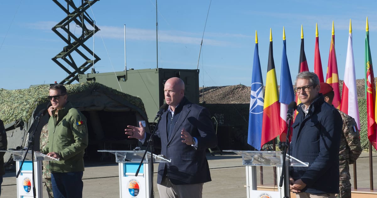 «Les Etats-Unis restent engagés dans l’Otan et en faveur d’une défense commune de l’Europe», assurent les Américains en Roumanie