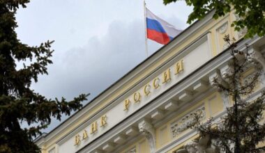 The U.S.-Russia Plan Gives Trump a $300 Billion Signing Bonus