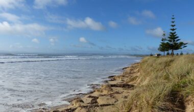 One dead, two injured after 4WD rolls on Tokerau Beach, Far North