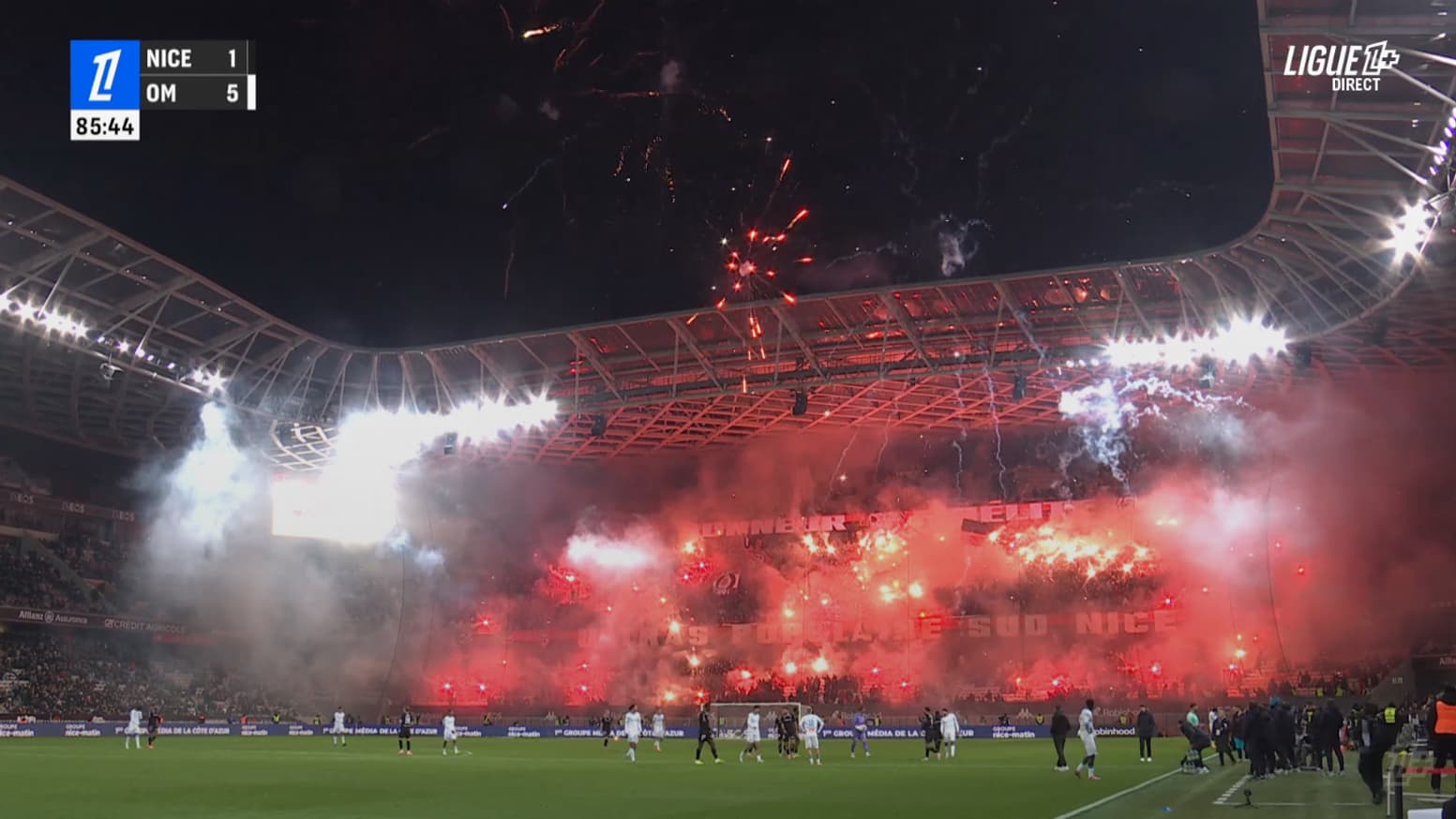 Le feu d'artifices lors de Nice-OM, le 21 novembre 2025.