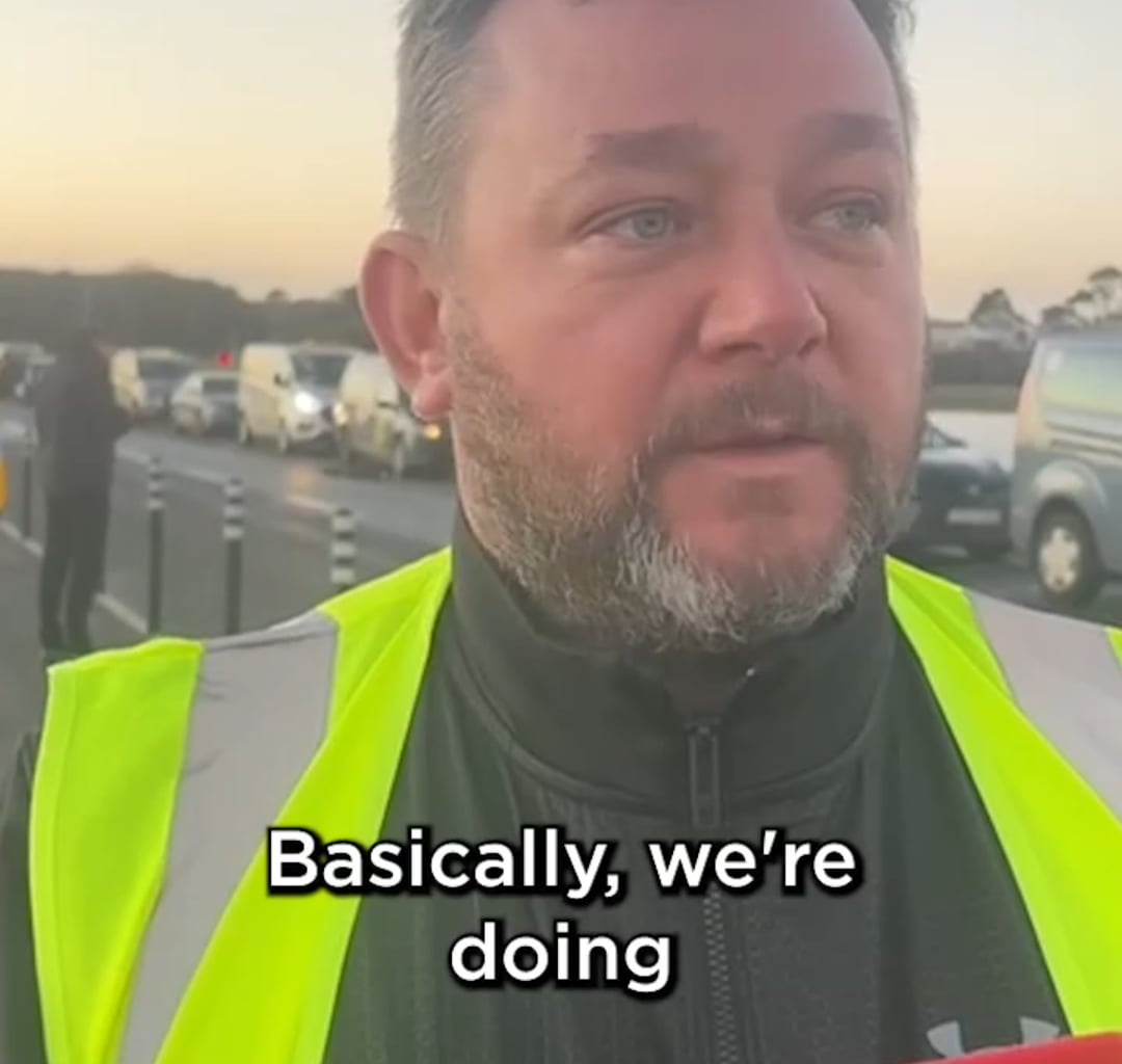 Did I hear this right? Is this taxi driver complaining about getting 50 quid for an hours work?