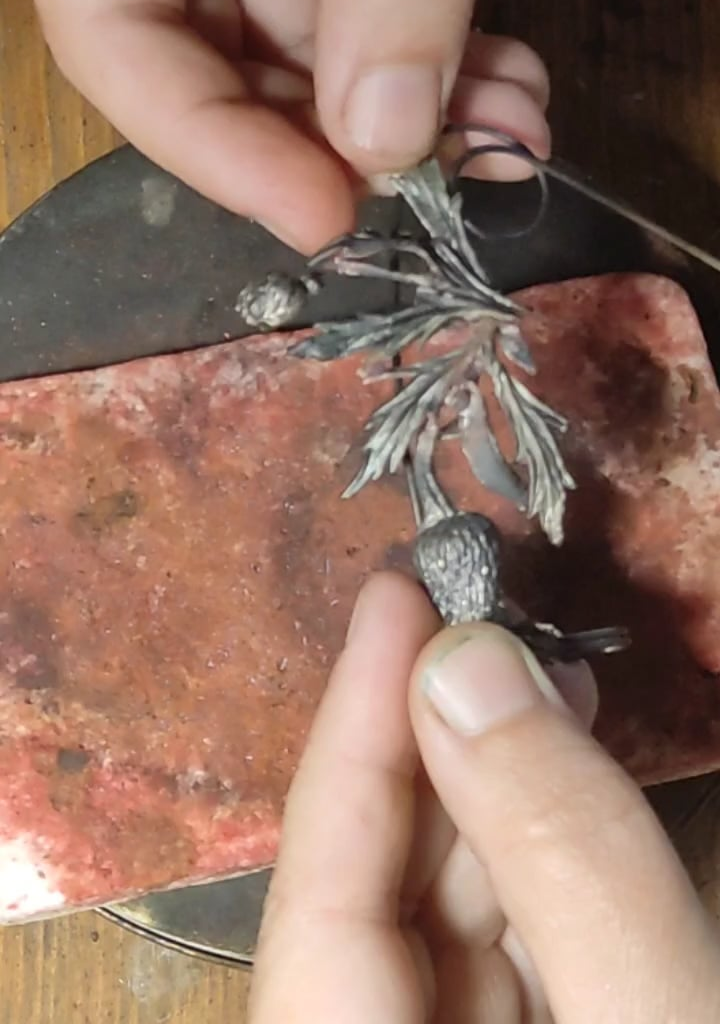 I’m from a completely different country, so sorry if this looks too kitschy or too stereotypical :)
Just wanted to show how I made a kilt pin or coat pin with a thistle design!