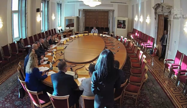 Скандално! 30 секунди отне да откраднат Лукойл