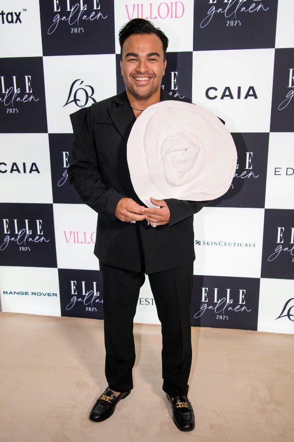 Oslo 20251105. 
Sebastian Solberg på rød løper før Elle-gallaen 2025 på Theatercafeen.
Foto: Stian Lysberg Solum / NTB