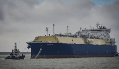 Russia Pushes ‘Shadow Fleet’ to Limit as LNG Carrier Struggles Through Early Arctic Ice on Northern Sea Route