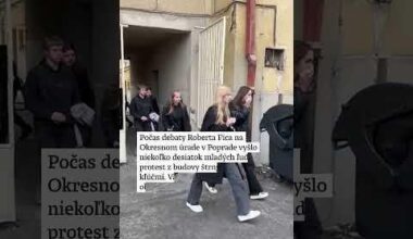 Študenti predčasne opustili “diskusiu” s Ficom a štrngali pritom kľúčami