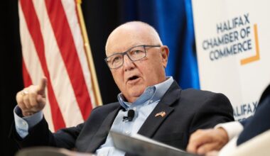 U.S. praises F-35 fighter jets as Sweden, Saab court Canada