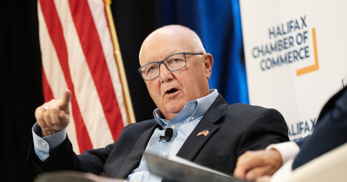 U.S. praises F-35 fighter jets as Sweden, Saab court Canada