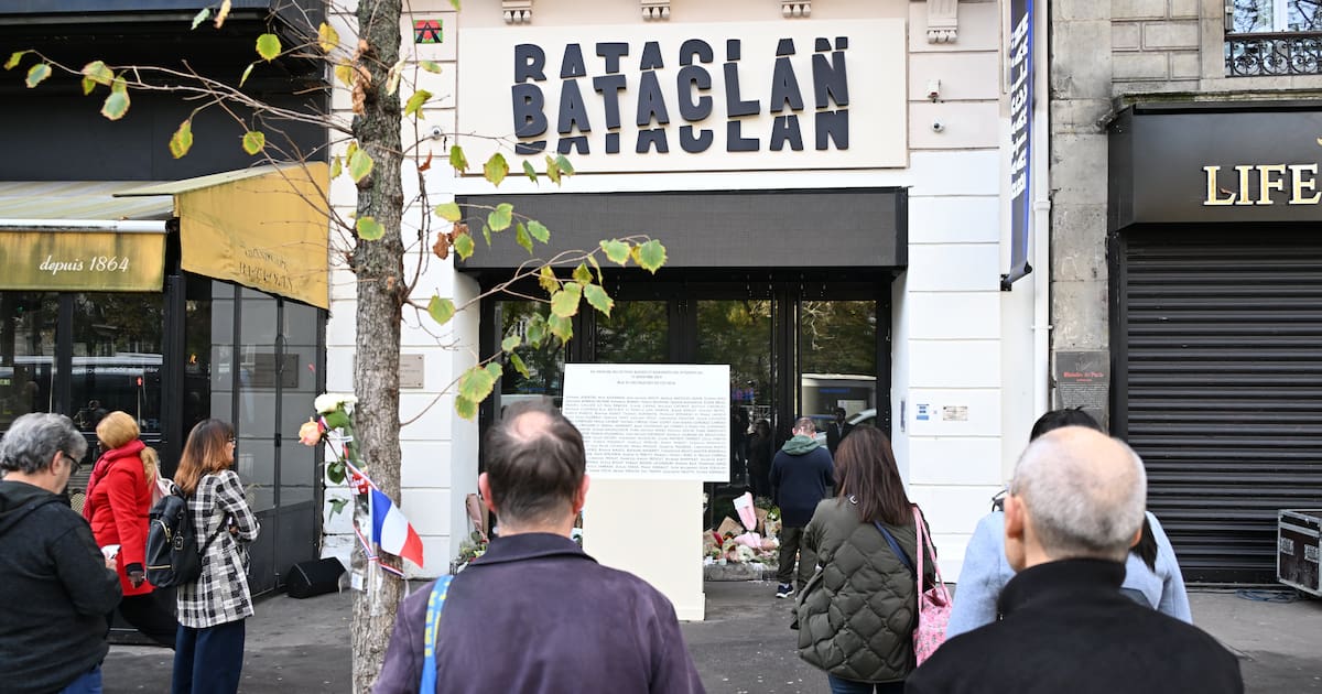EN DIRECT - 10 ans du 13 Novembre : les hommages commencent au Bataclan - Libération