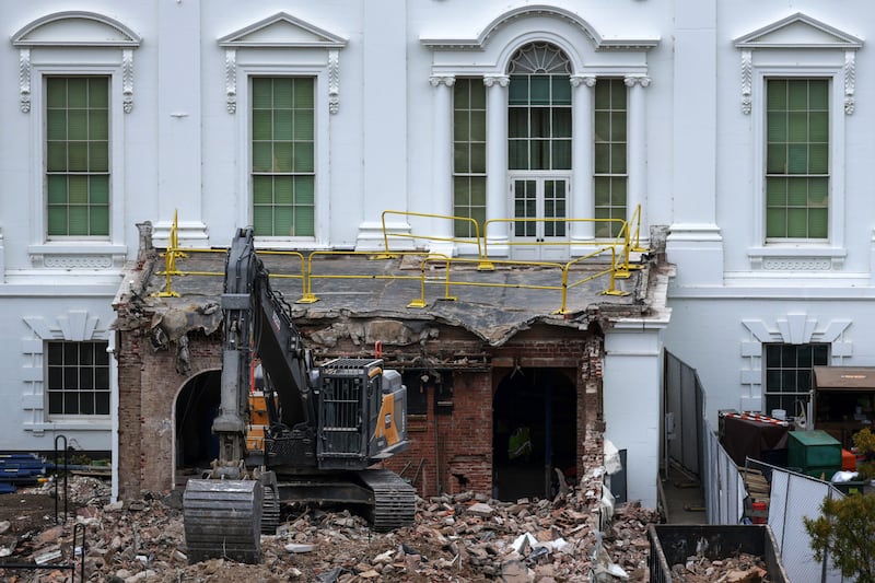 WASHINGTON, DC - OCTOBER 28: An excavator sits on the rubble after the East Wing of the White House was demolished on October 28, 2025 in Washington, DC. The demolition is part of U.S. President Donald Trump's plan to build a ballroom on the eastern side of the White House. (Photo by Alex Wong/Getty Images)