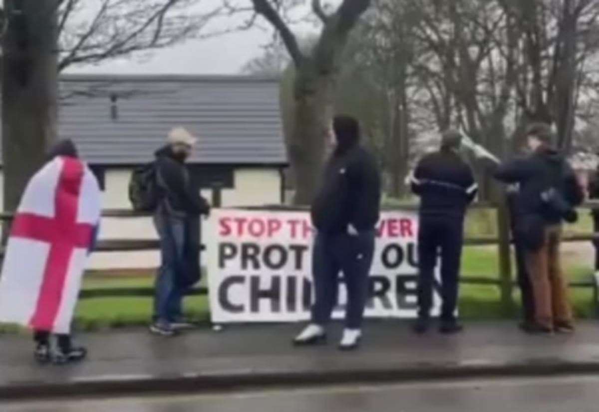 Low turnout at anti-immigration protest outside Napier Barracks in Folkestone as just seven turn up and Ukip leader fails to show