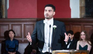 Pakistani students outclass Indian panel at Oxford Union debate