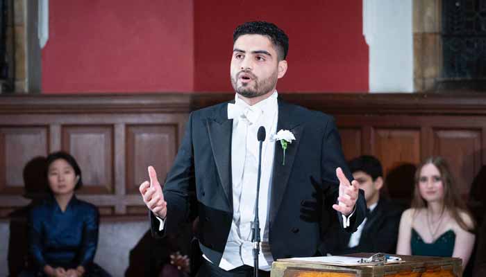 Pakistani students outclass Indian panel at Oxford Union debate