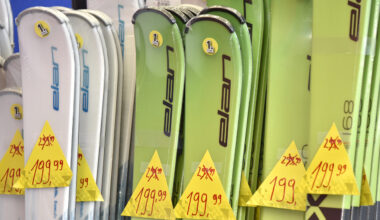 Začenja se sezona smučarskih sejmov, prodaja rabljene opreme ne upada