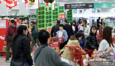 A large promotional banner announcing major discount events for the “Korea Grand Festival,” South Korea’s version of Black Friday, is displayed at a major supermarket in Seoul on October 29. (Yonhap)