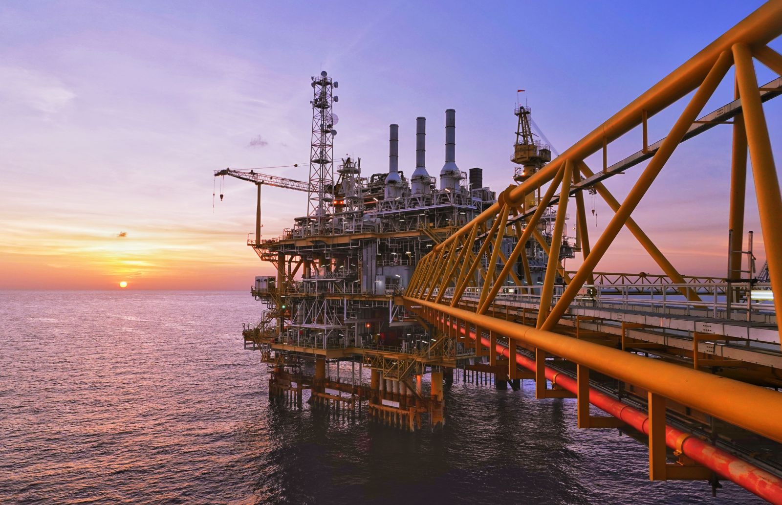 Petroleum oil and gas process offshore field by Saknarong Butsabong via Shutterstock